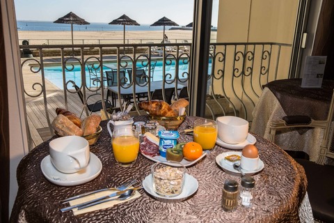 hotel petit déjeuner arcachon bord de mer